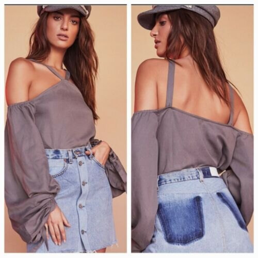 Tularosa Daisey Cold Shoulder long ballon Sleeves halter Top Size Medium in gray